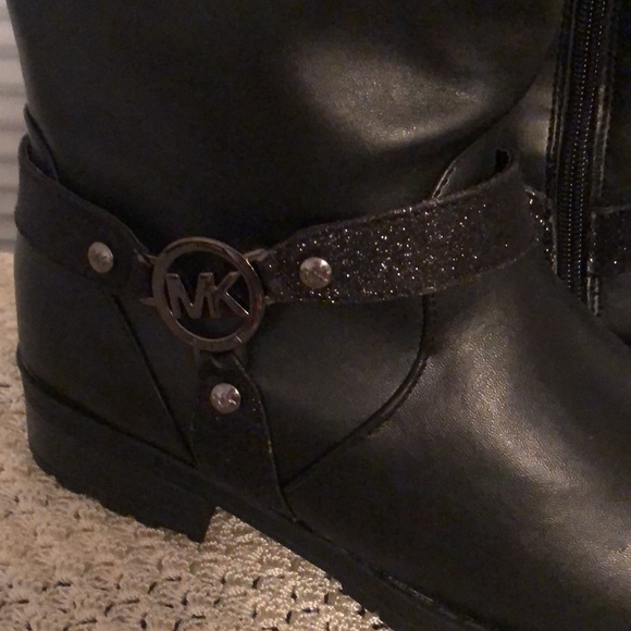 Michael Kors Womens Black Boots - Picture 2 of 4